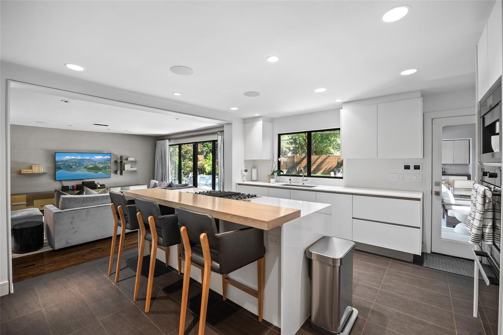 6027 Mimosa Lane Dallas, TX 75230 - Photo 9 of 28