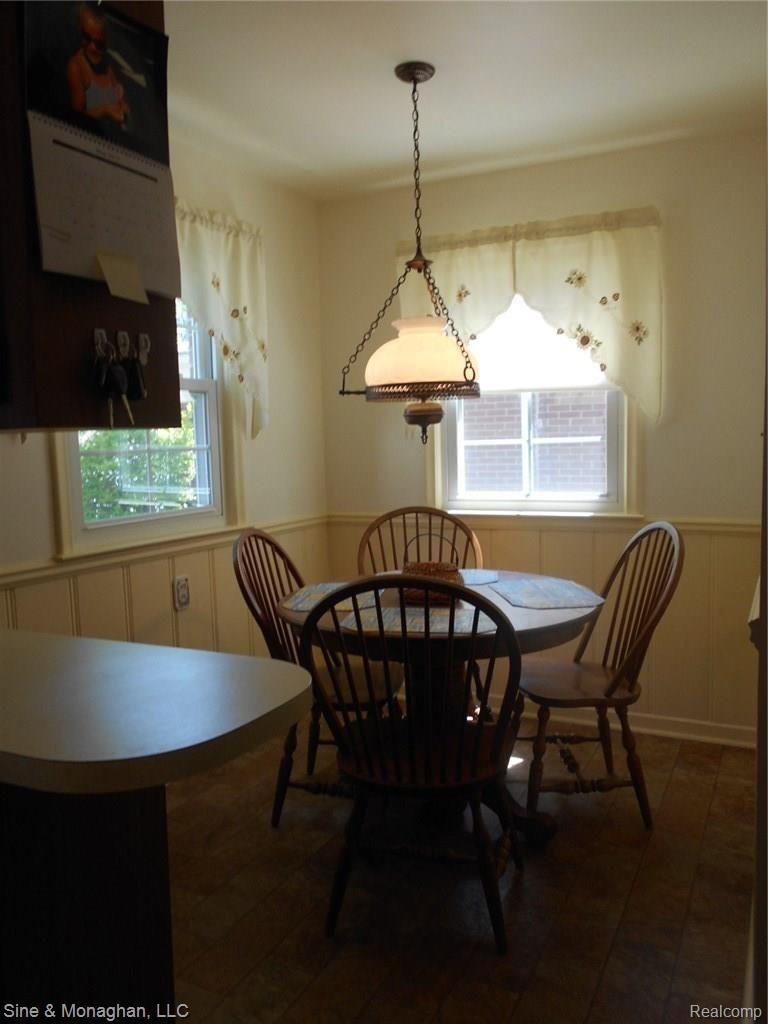 1742 Newcastle Road Grosse Pointe, MI 48236 - Photo 6 of 24 DSCN1274.JPG