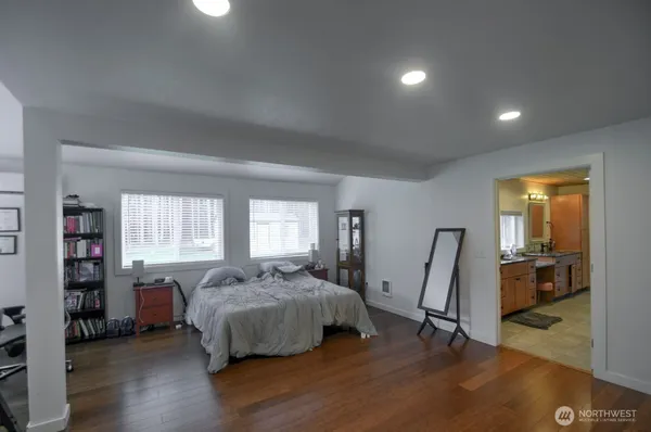 $725,000 | 14640 164th Lane Southeast, Rainier, WA 98576