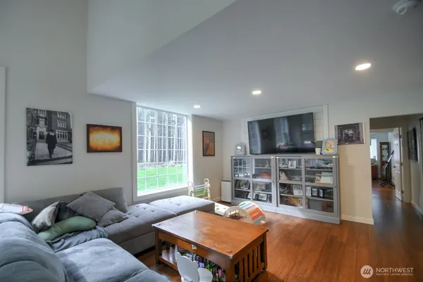 $725,000 | 14640 164th Lane Southeast, Rainier, WA 98576