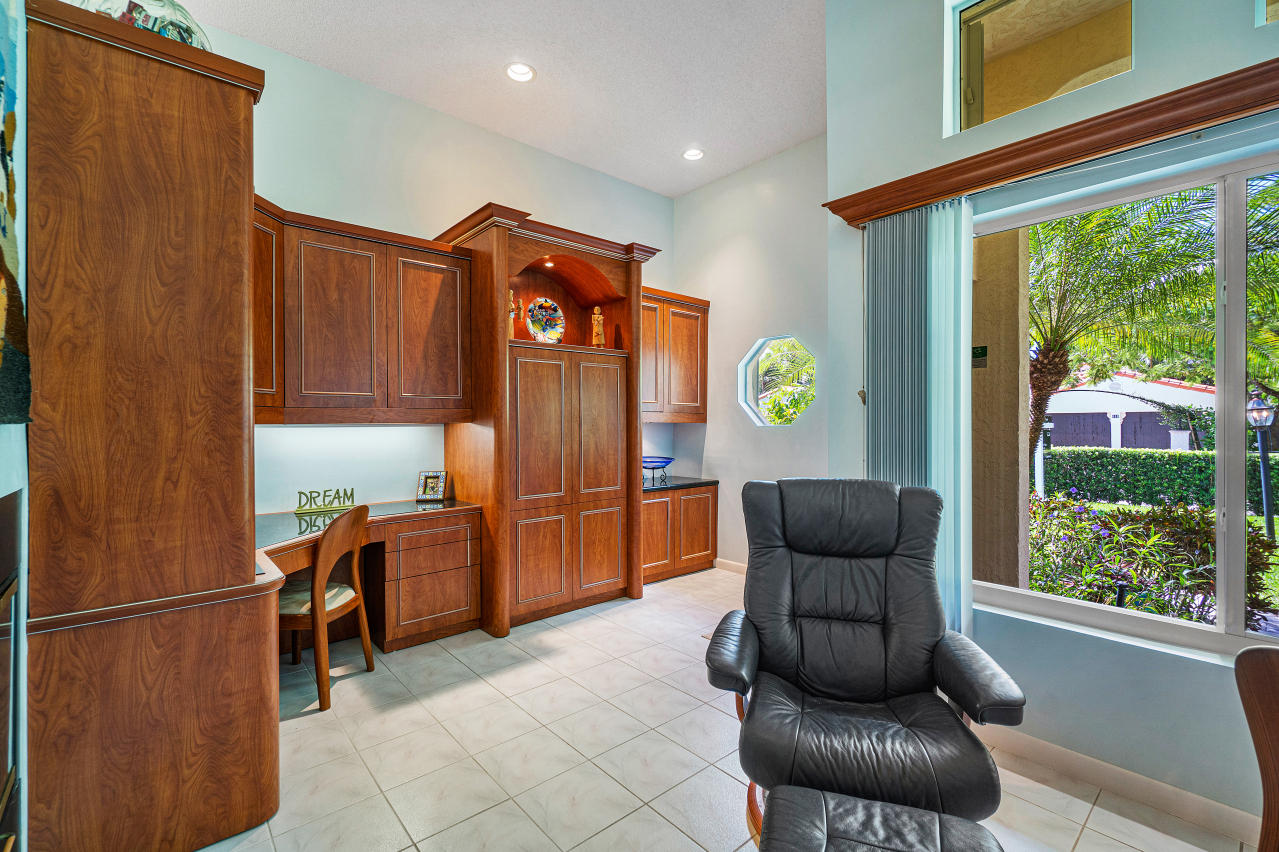 825 Periwinkle Street Boca Raton, FL 33486 - Photo 6 of 37 010-825PeriwinkleStreet-BocaRaton-FL-334