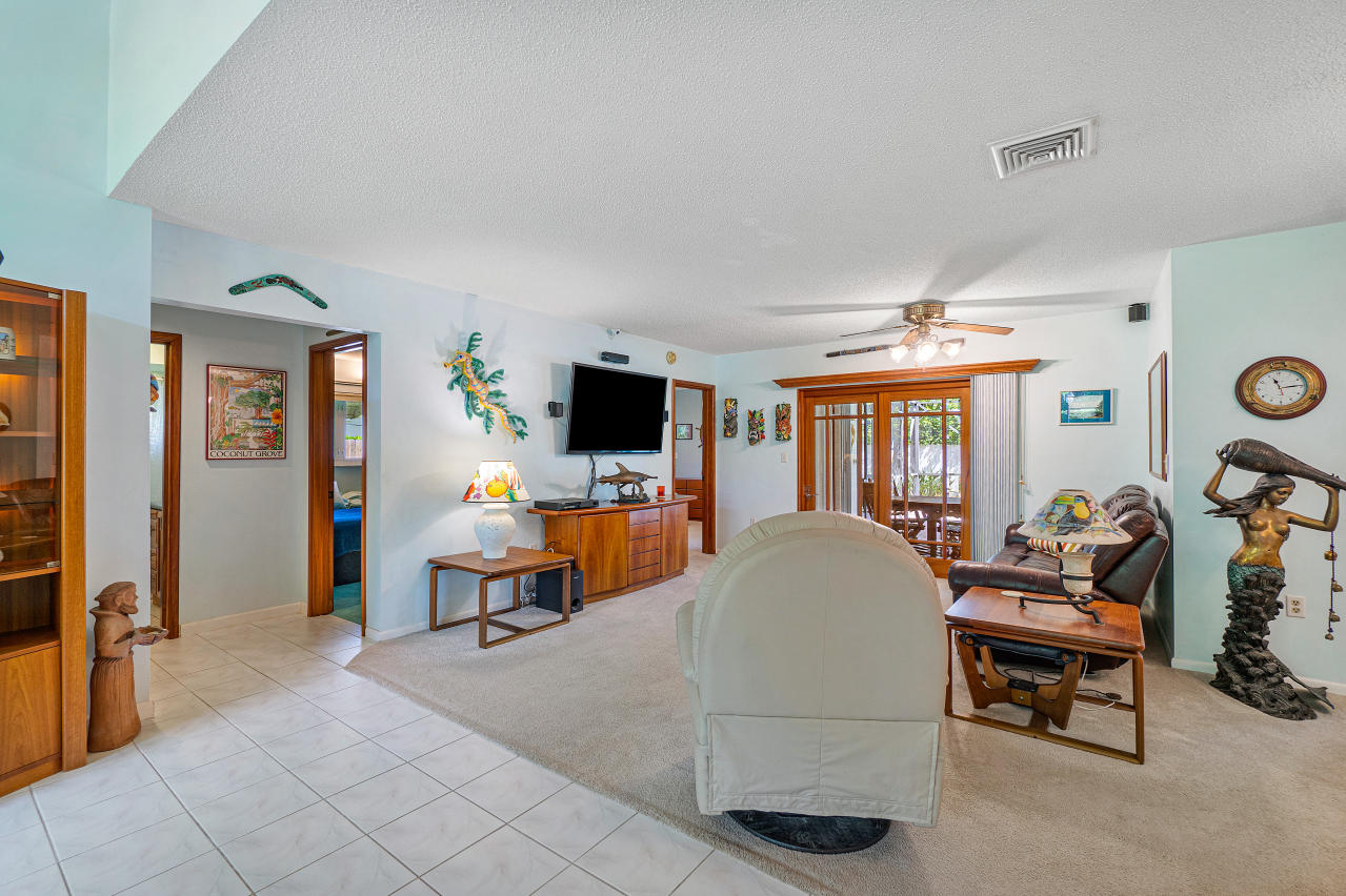 825 Periwinkle Street Boca Raton, FL 33486 - Photo 8 of 37 005-825PeriwinkleStreet-BocaRaton-FL-334