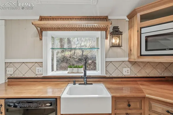 $560,000 | 6455 Spruce Avenue, Green Mountain Falls, CO 80819