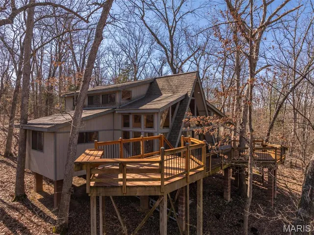 $500,000 | 2442 Linden Point Drive, Innsbrook, MO 63390