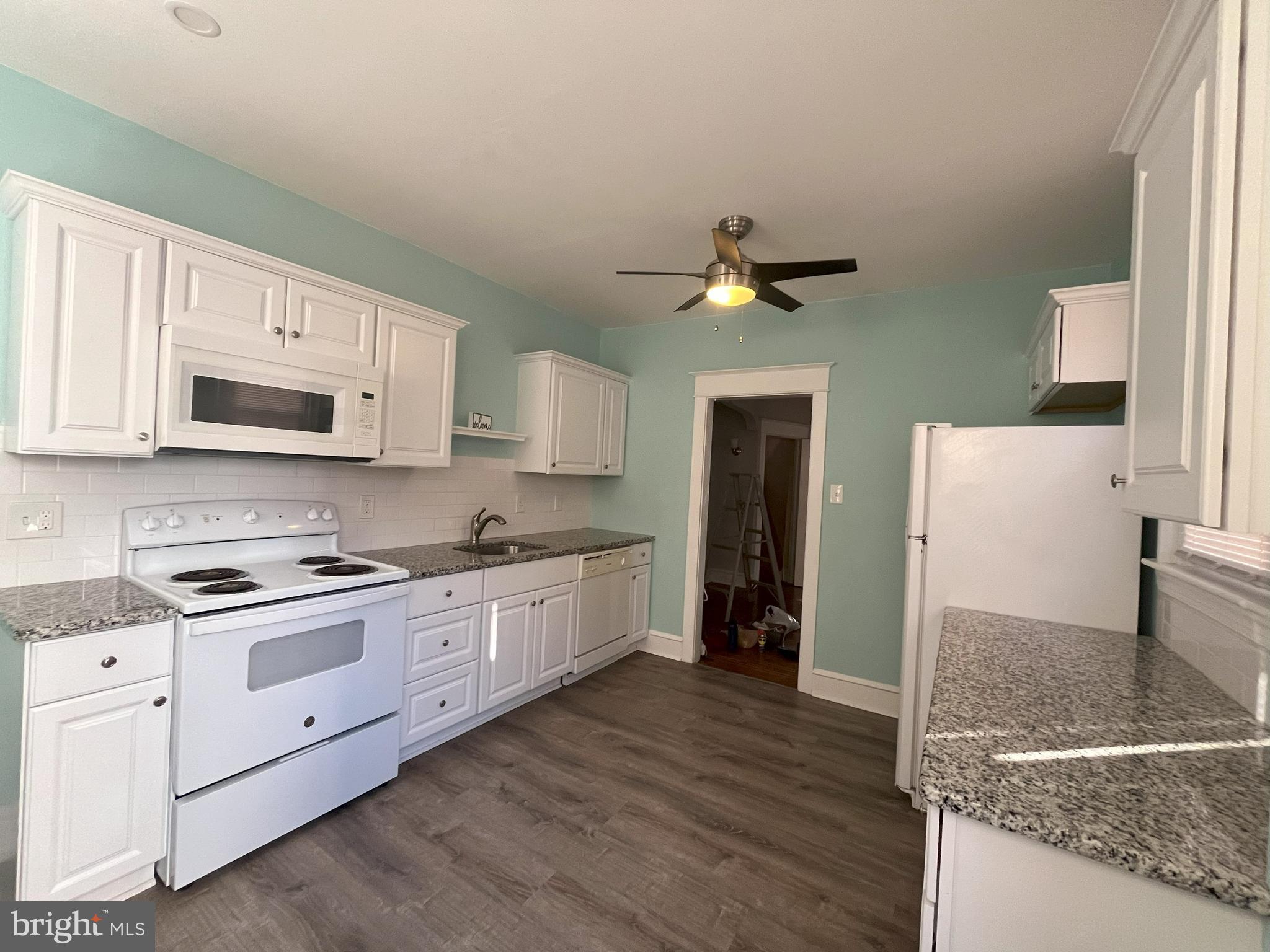 228 Huntley Road Upper Darby, PA 19082 - Photo 8 of 21