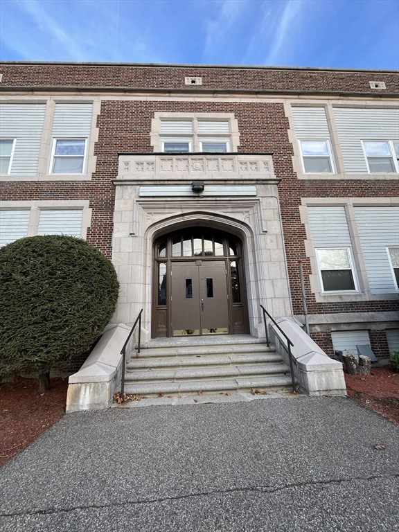 21 Middlesex Avenue, Unit 303 Worcester, MA 01604 - Photo 2 of 24