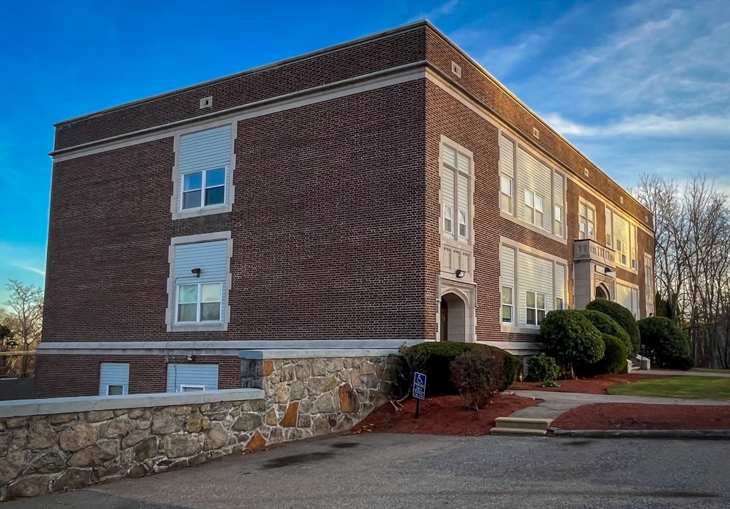 21 Middlesex Avenue, Unit 303 Worcester, MA 01604 - Photo 4 of 24