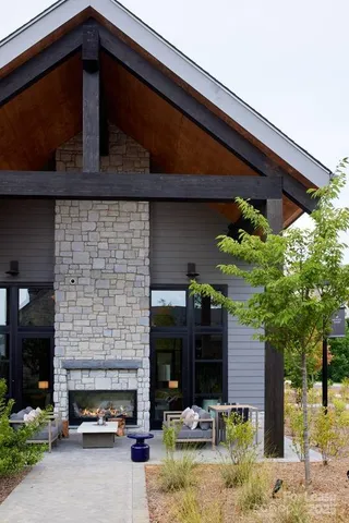 a car parked in front of a building