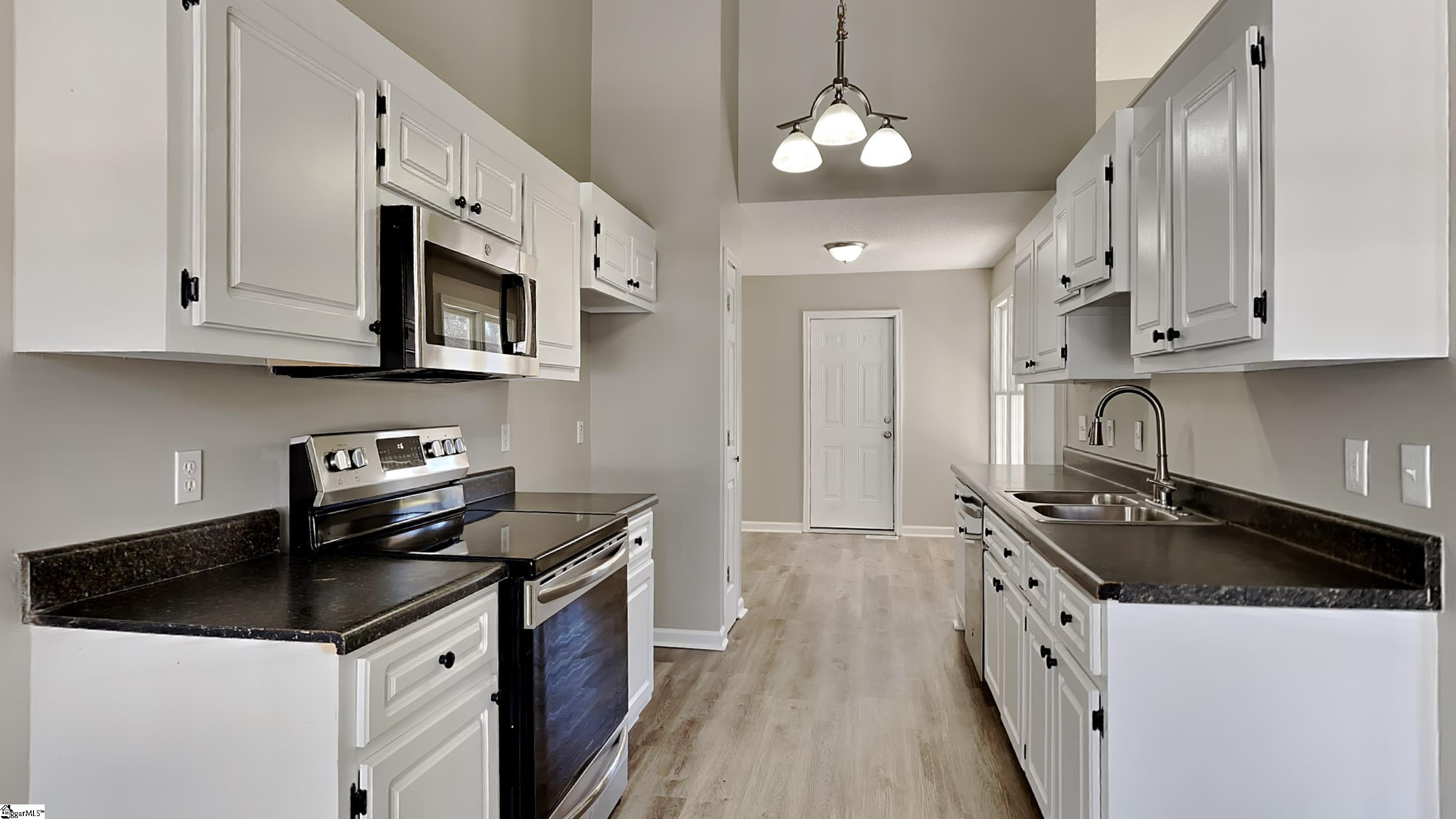 16 Fawndale Lane Fountain Inn, SC 29644 - Photo 4 of 11