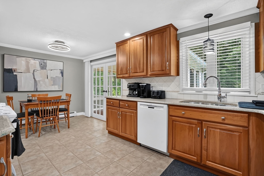 125 East Allen Ridge Road Springfield, MA 01118 - Photo 6 of 42