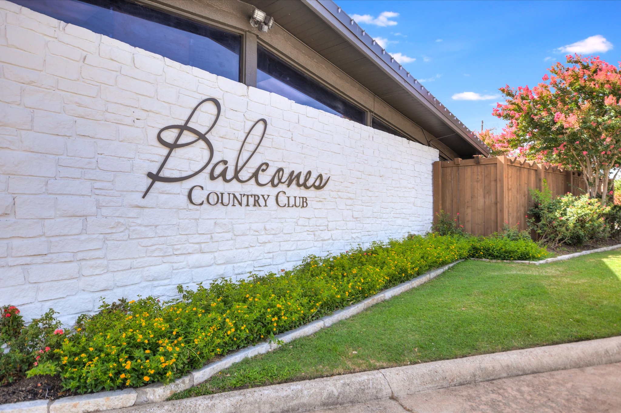 9905 Richelieu Road Austin, TX 78750 - Photo 25 of 32 View of Balcones Country Club main clubhouse. Second clubhouse on Spicewood Club Dr with Yoga studio.