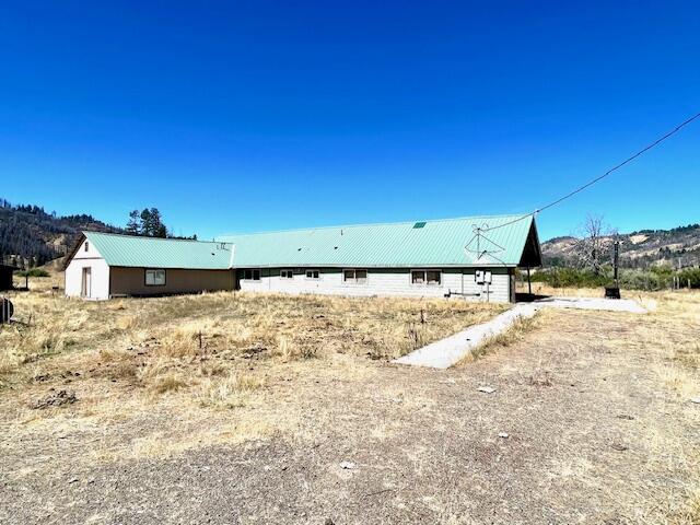 10001 Ruth-zenia Road Zenia, CA 95595 - Photo 21 of 39