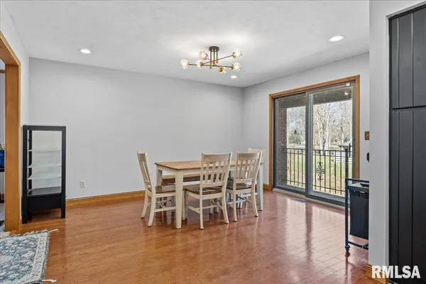 $549,900 | 2551 East Lake Shore Drive, Springfield, IL 62712