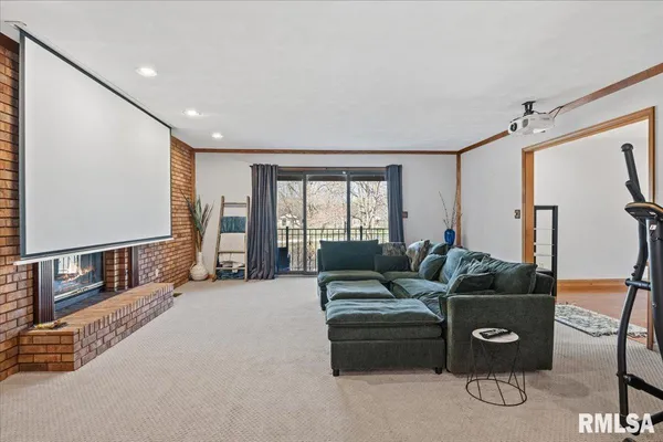 $549,900 | 2551 East Lake Shore Drive, Springfield, IL 62712