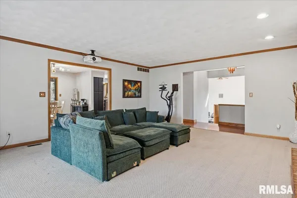 $549,900 | 2551 East Lake Shore Drive, Springfield, IL 62712