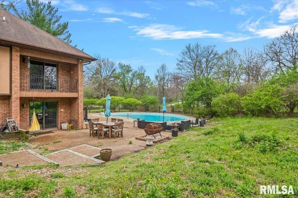 $549,900 | 2551 East Lake Shore Drive, Springfield, IL 62712