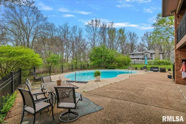 $549,900 | 2551 East Lake Shore Drive, Springfield, IL 62712