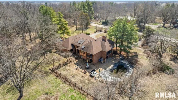 $549,900 | 2551 East Lake Shore Drive, Springfield, IL 62712