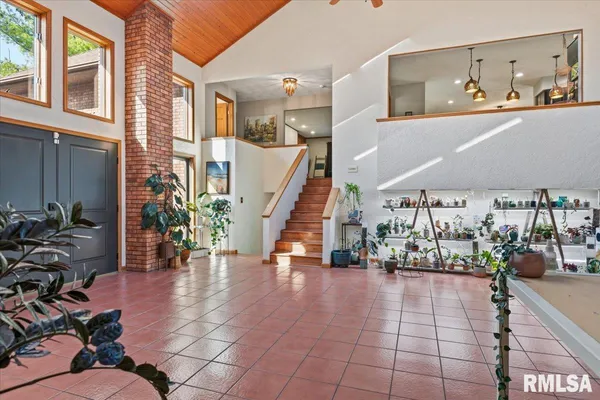 $549,900 | 2551 East Lake Shore Drive, Springfield, IL 62712