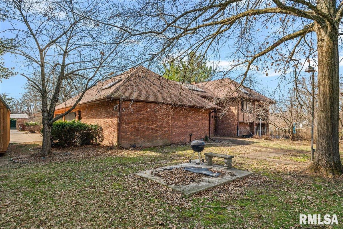2551 East Lake Shore Drive Springfield, IL 62712 - Photo 43 of 46