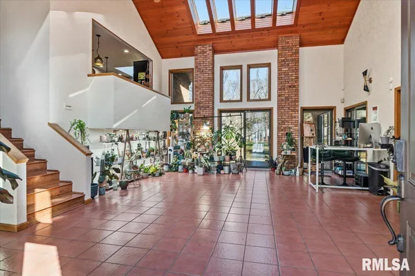 $549,900 | 2551 East Lake Shore Drive, Springfield, IL 62712