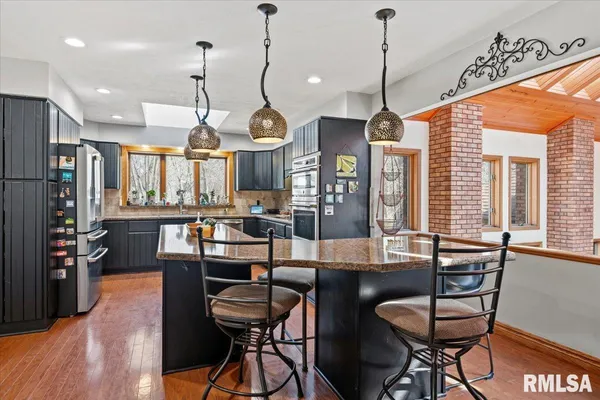 $549,900 | 2551 East Lake Shore Drive, Springfield, IL 62712