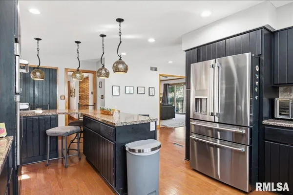 $549,900 | 2551 East Lake Shore Drive, Springfield, IL 62712