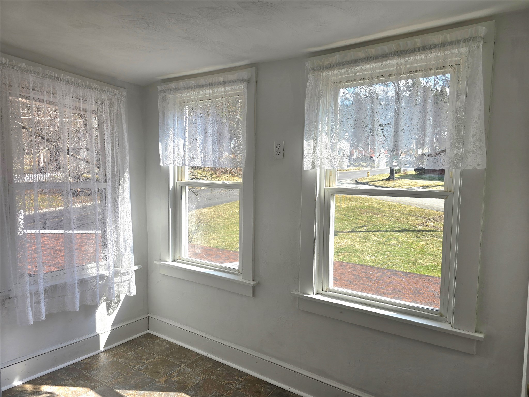 1068 Glenwood Road Vestal, NY 13850 - Photo 24 of 40