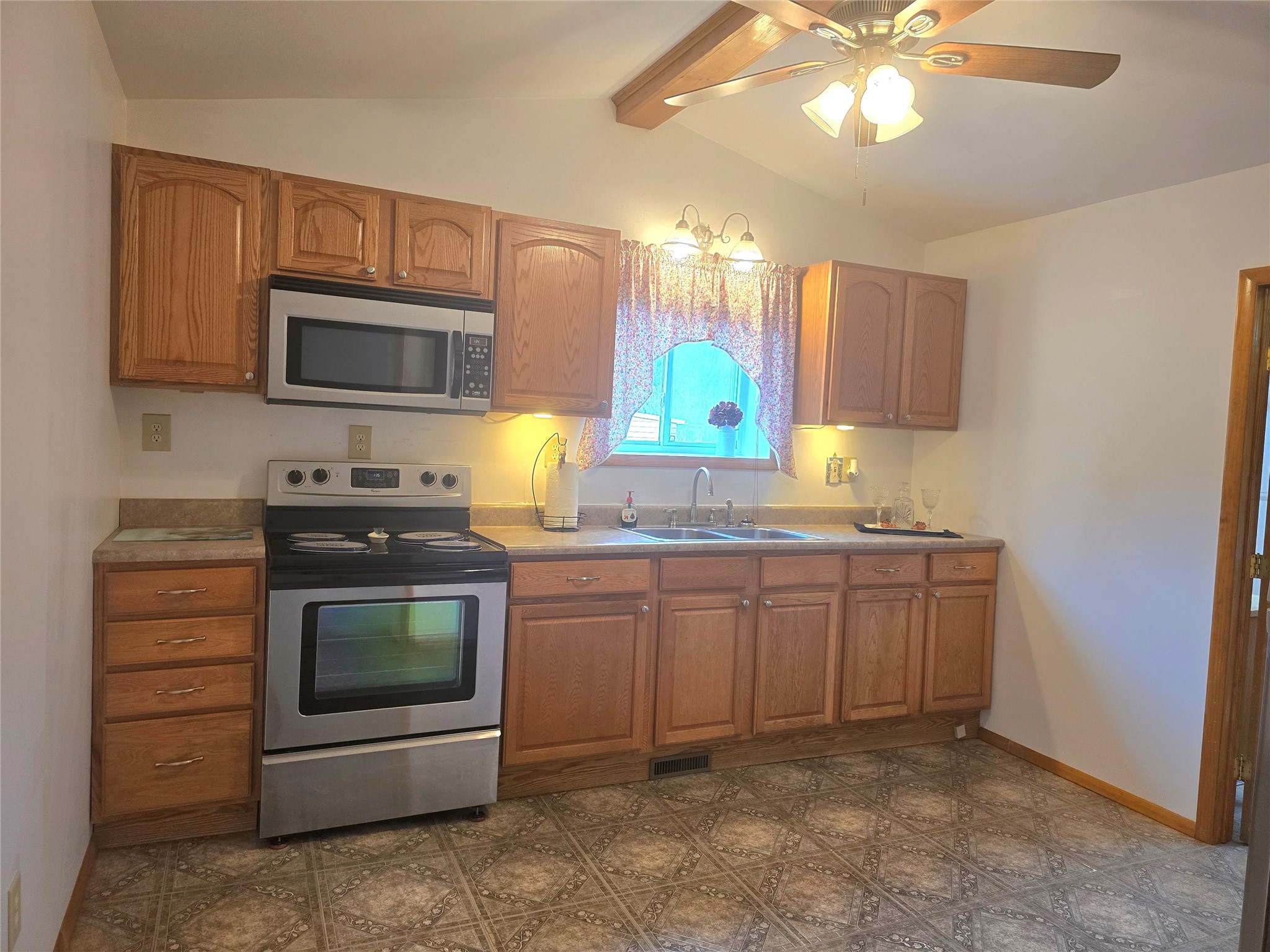 1068 Glenwood Road Vestal, NY 13850 - Photo 5 of 40