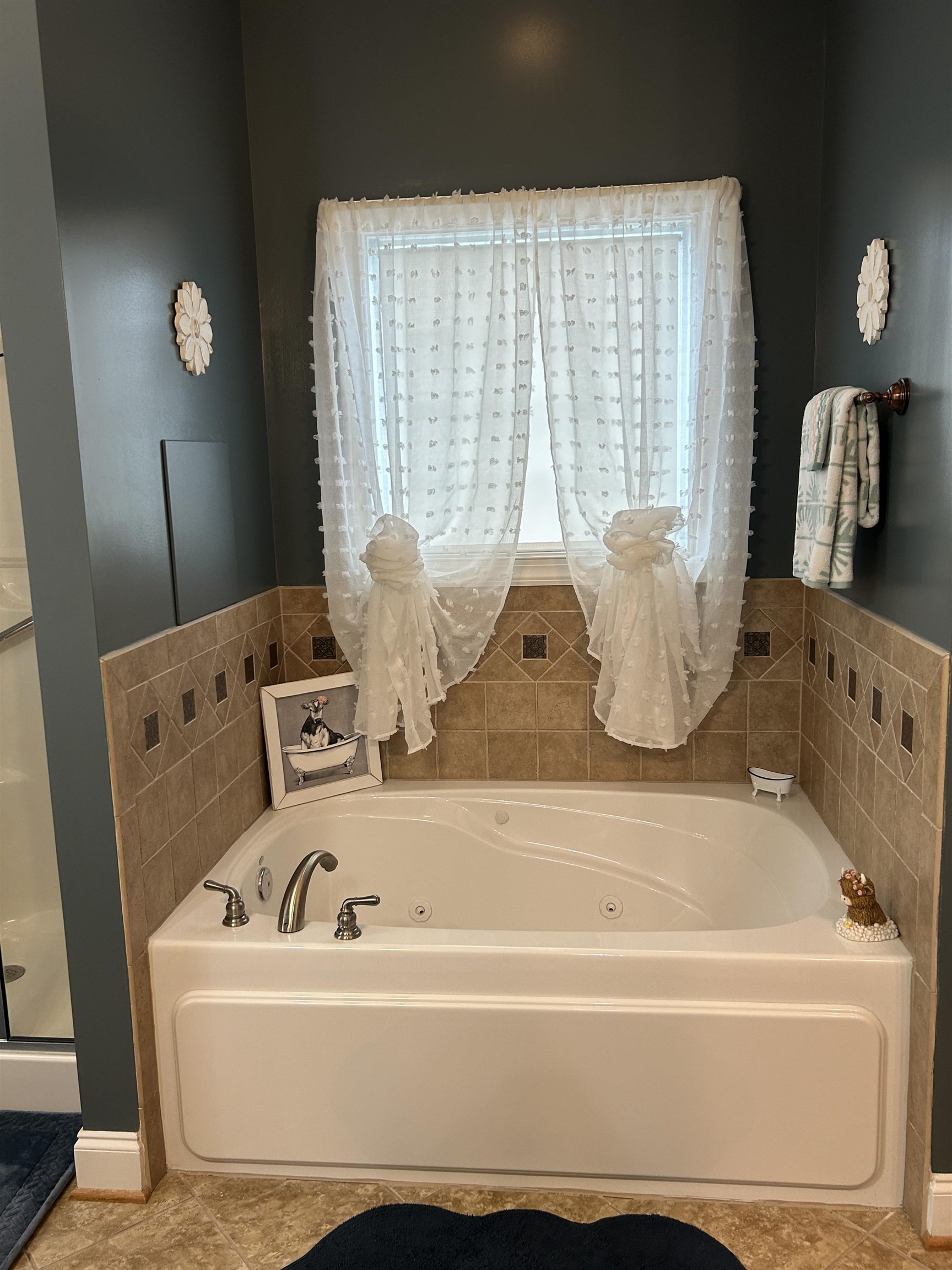 27 Slate Drive Stuarts Draft, VA 24477 - Photo 14 of 40 a white bath tub sitting next to a window