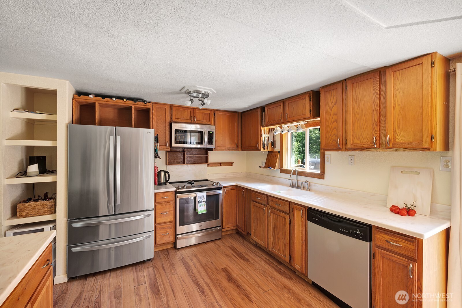 745 Southwest J H Road Port Orchard, WA 98367 - Photo 8 of 27 Gallery Image 8