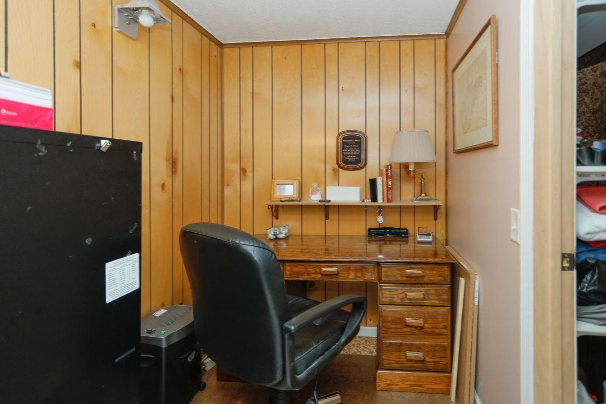 705 Piccadilly Road Kalamazoo, MI 49006 - Photo 20 of 23 705 Piccadilly Rd-120