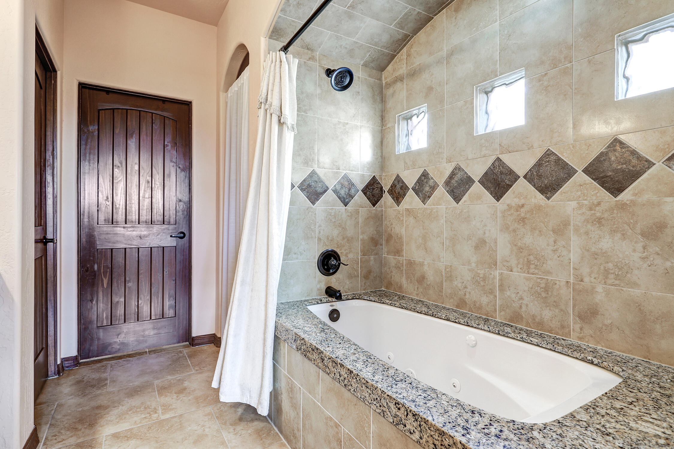 1712 Chisholm Trail Northeast Rio Rancho, NM 87144 - Photo 14 of 23 Gallery Image 14