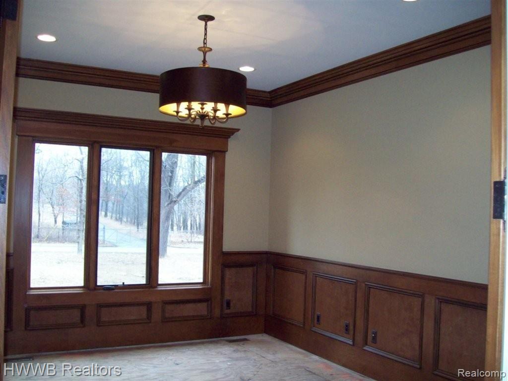 3726 Thatcher Drive Rochester, MI 48309 - Photo 14 of 23 Library