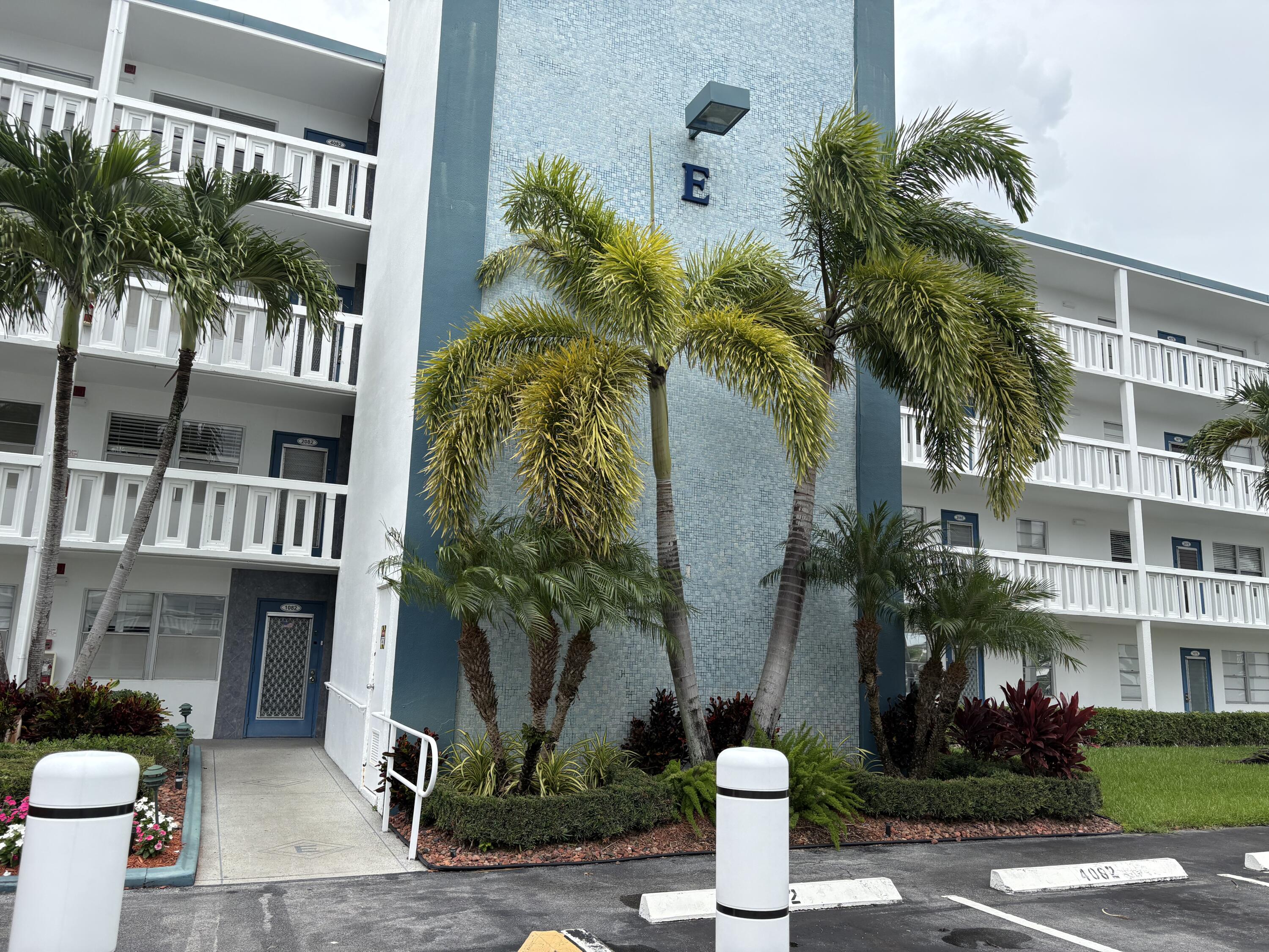 2084 Exeter, Unit 2084E Boca Raton, FL 33434 - Photo 18 of 18 IMG_3146