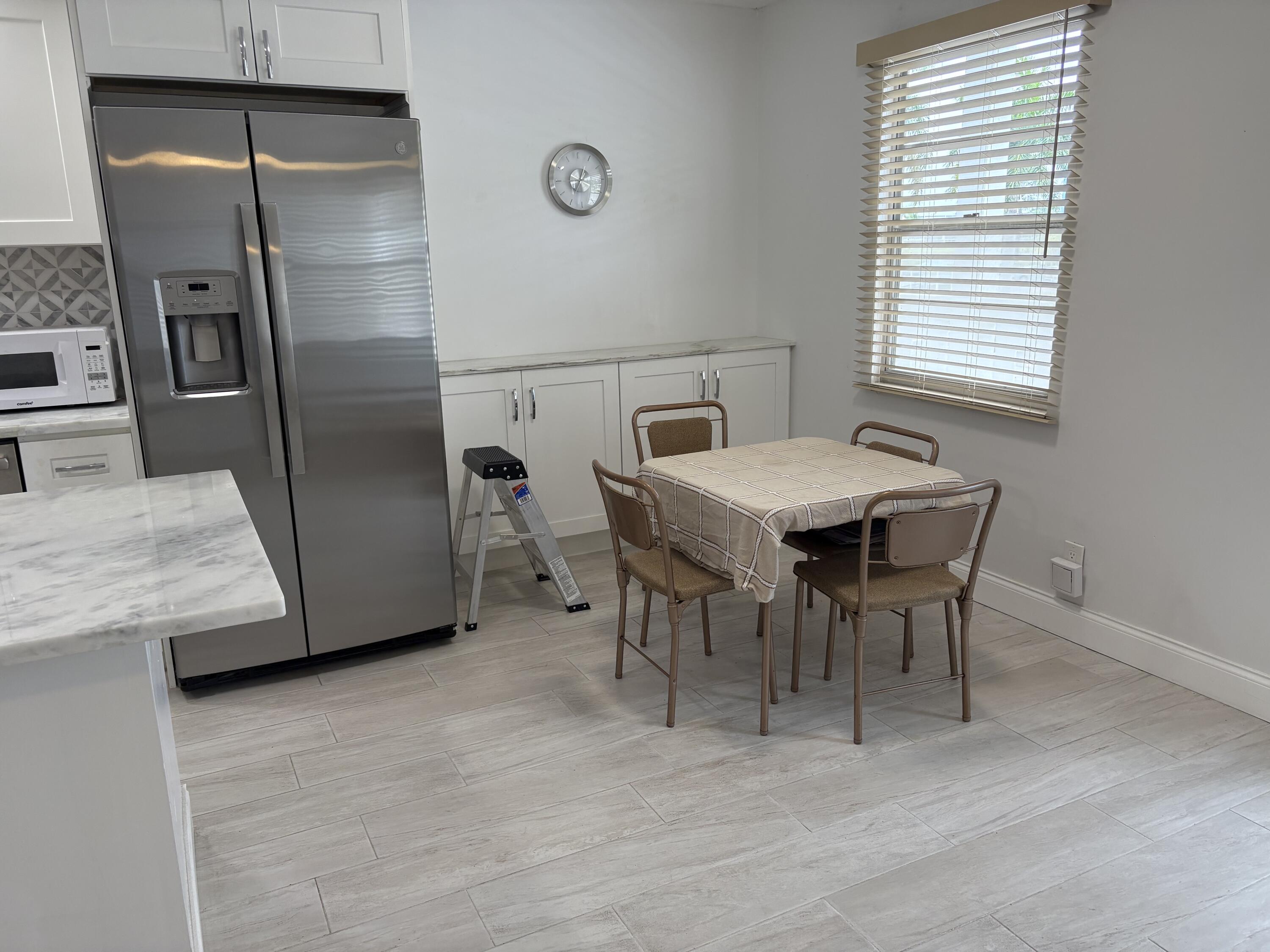 2084 Exeter, Unit 2084E Boca Raton, FL 33434 - Photo 4 of 18 IMG_3132