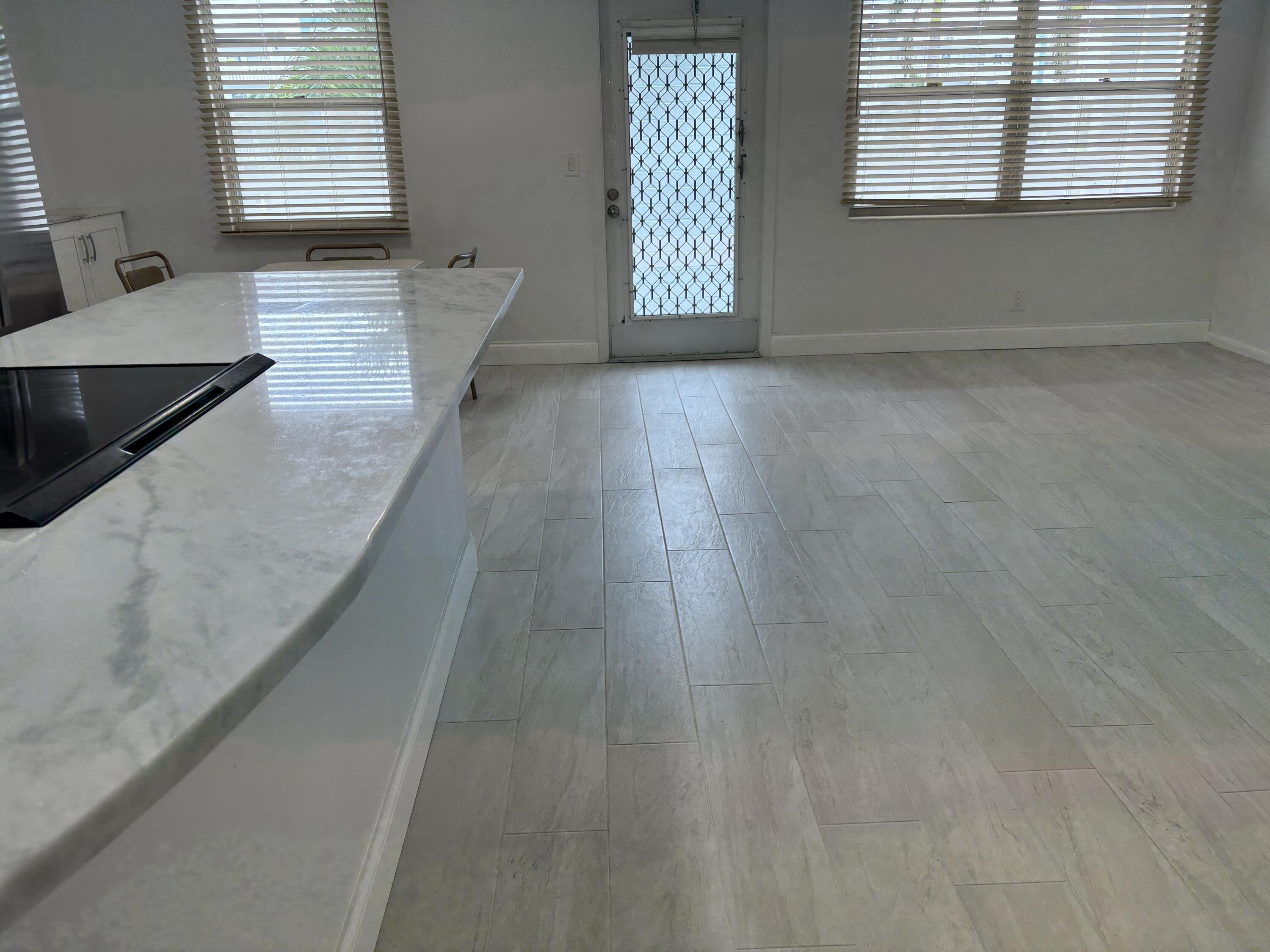 2084 Exeter, Unit 2084E Boca Raton, FL 33434 - Photo 7 of 18 IMG_3144