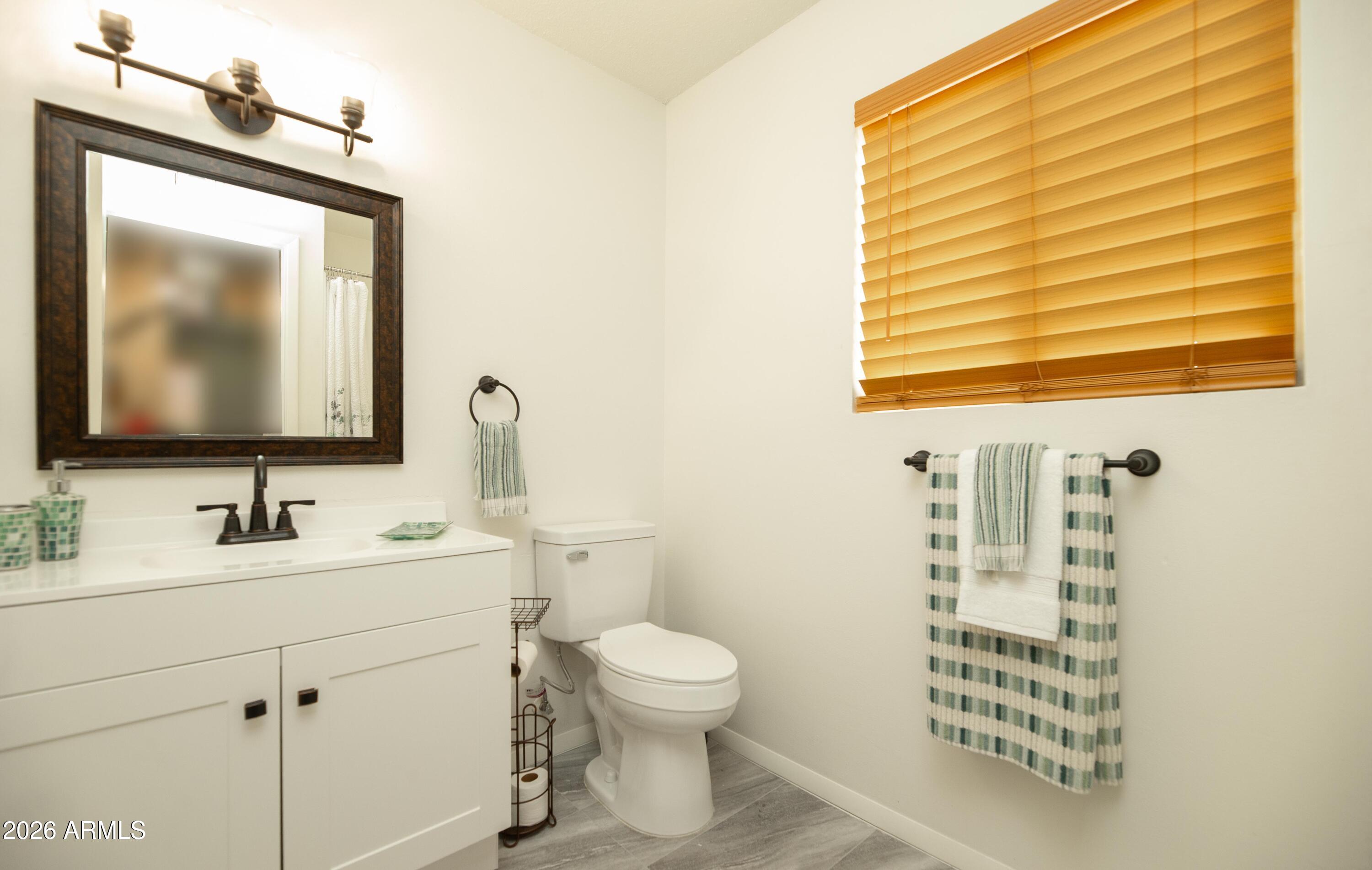 2435 West Greenway Road, Unit 8 Phoenix, AZ 85023 - Photo 23 of 41 Greenway-18