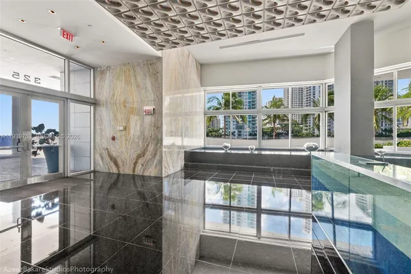 $650,000 | 335 South Biscayne Boulevard, Unit 3005, Miami, FL 33131