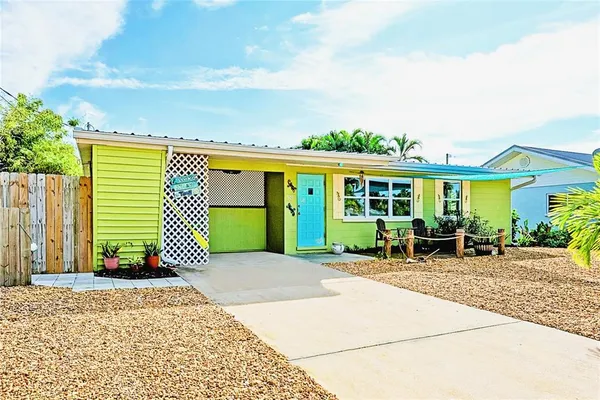 $899,000 | 503 Bayview Drive, Holmes Beach, FL 34217