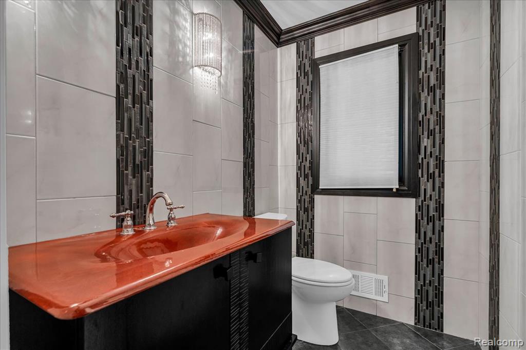 1940 Oak Pointe Drive Rochester Hills, MI 48306 - Photo 19 of 42