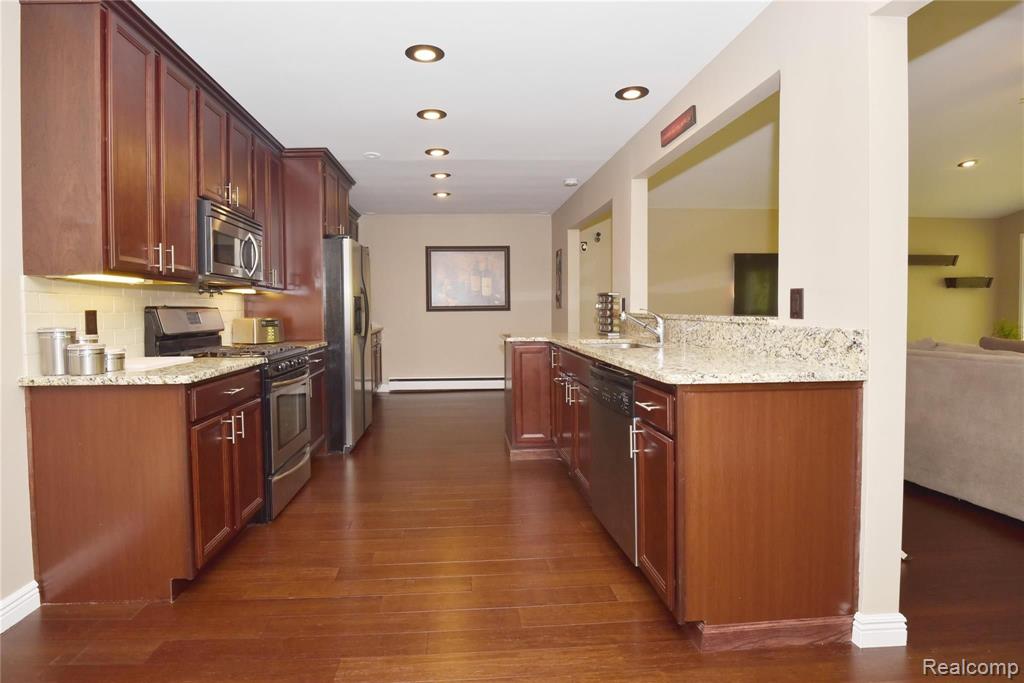 146 West Hickory Grove Road Bloomfield Hills, MI 48304 - Photo 11 of 27