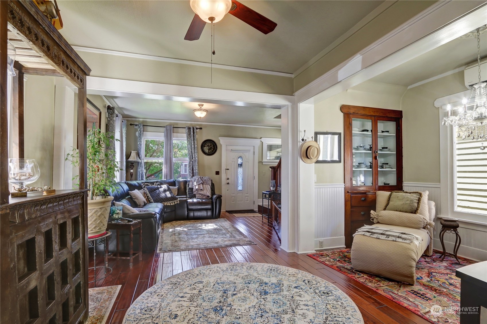 2203 Rockefeller Avenue Everett, WA 98201 - Photo 7 of 31 a living room with furniture and a rug