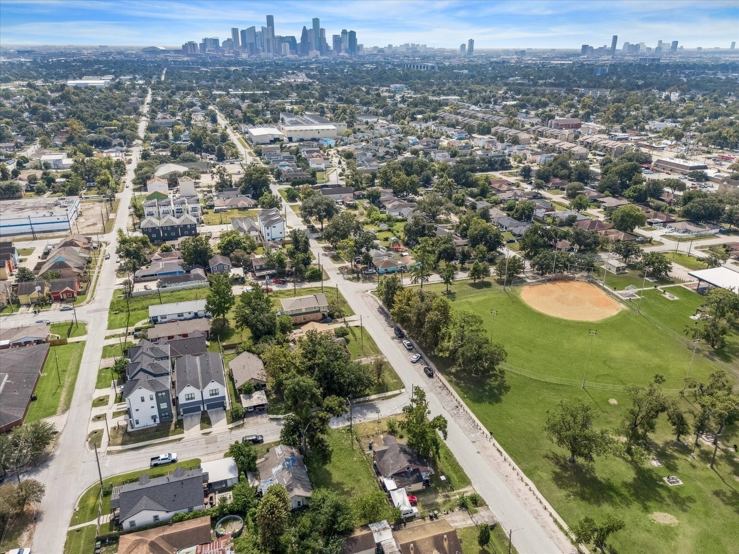 1105 Evelyn Street Houston, TX 77009 - Photo 11 of 11 an aerial view of residential houses with outdoor space