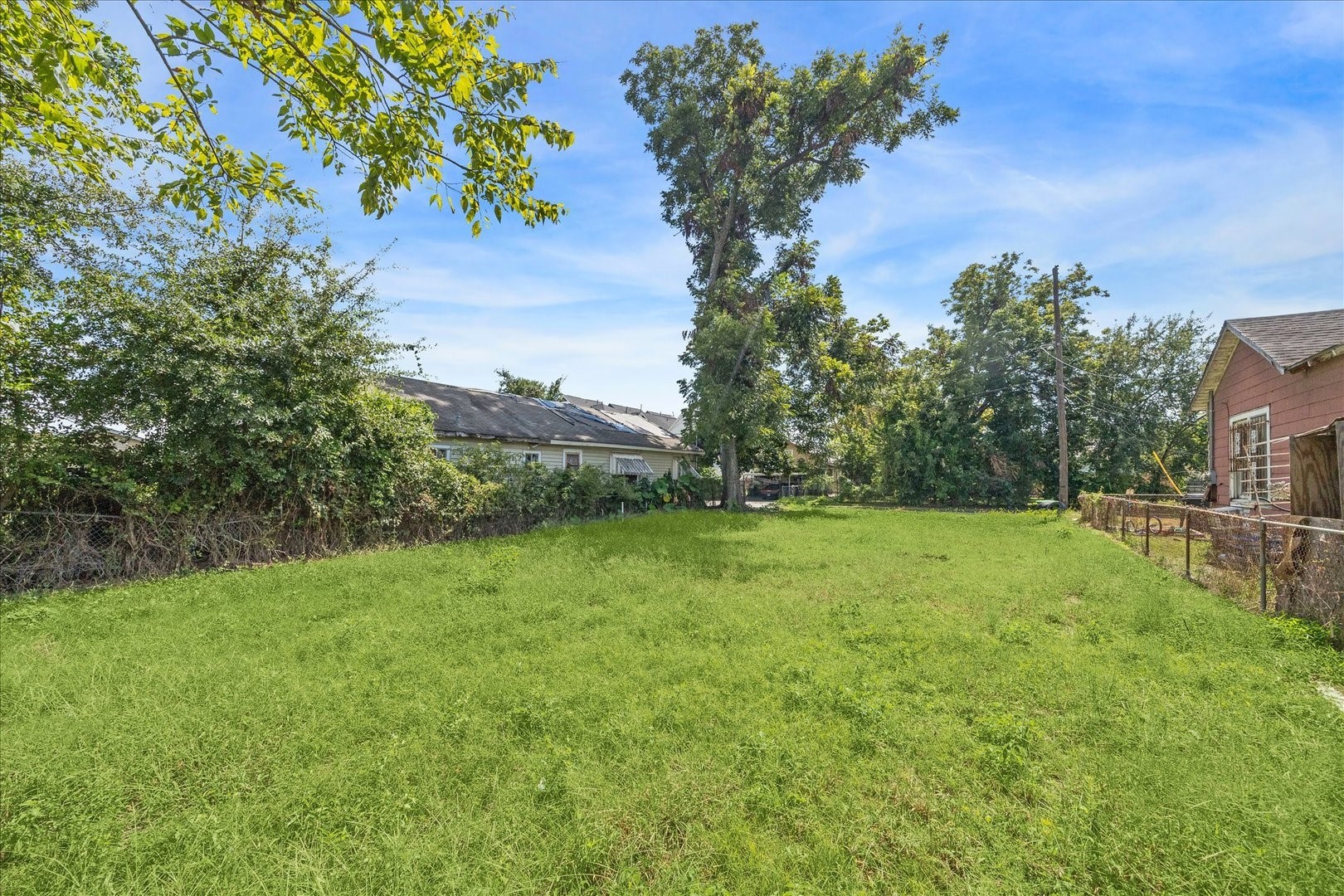 1105 Evelyn Street Houston, TX 77009 - Photo 3 of 11 a view of a garden with a bench