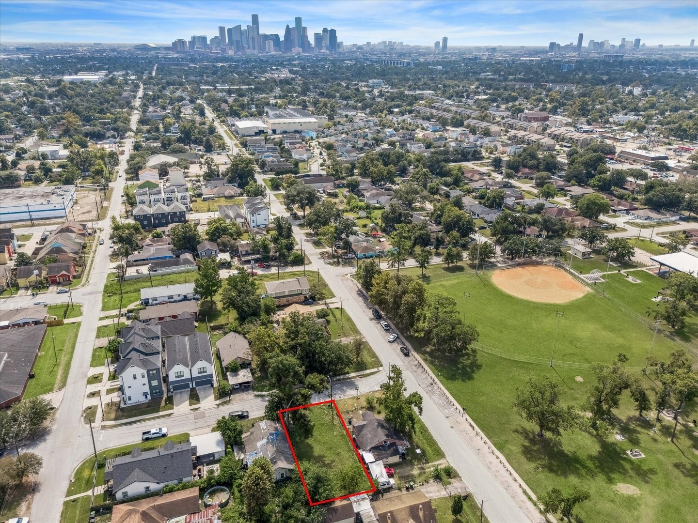1105 Evelyn Street Houston, TX 77009 - Photo 8 of 11 an aerial view of residential houses with outdoor space