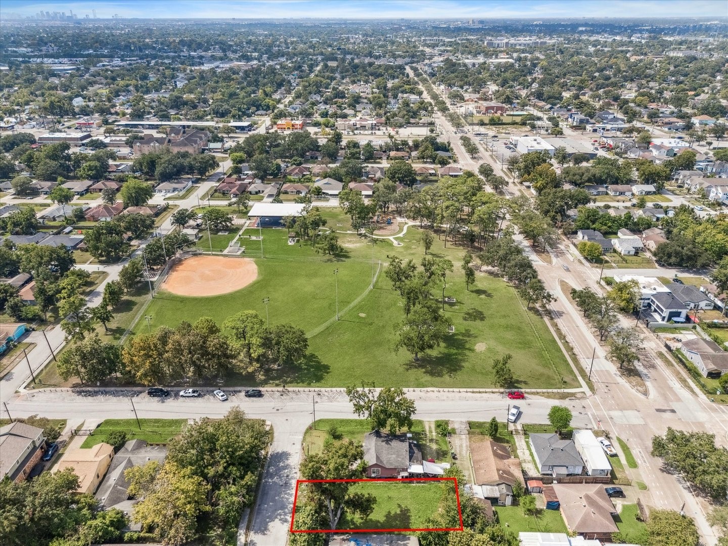 1105 Evelyn Street Houston, TX 77009 - Photo 10 of 11 an aerial view of residential houses with outdoor space