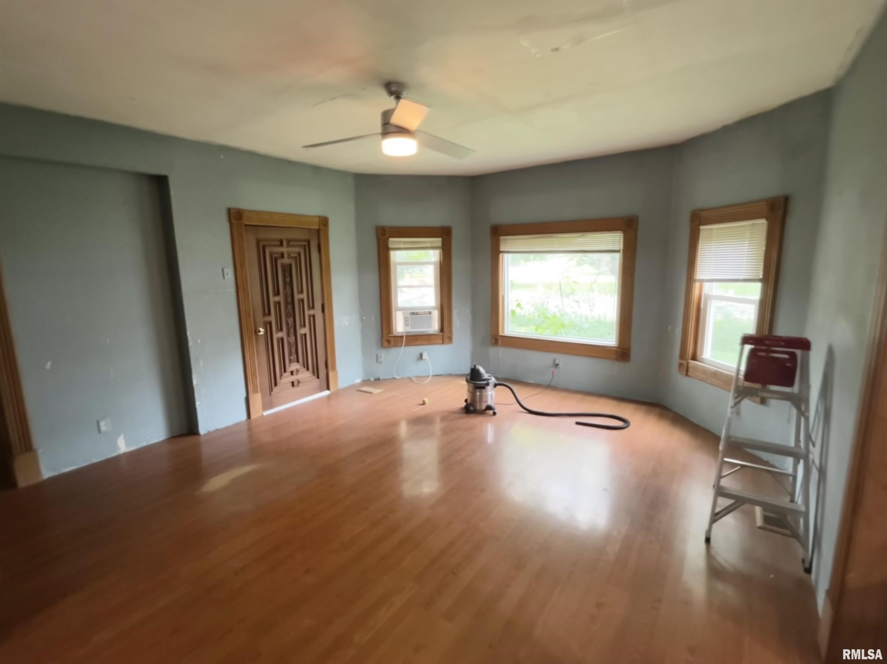 401 East 4th Street Delavan, IL 61734 - Photo 17 of 43