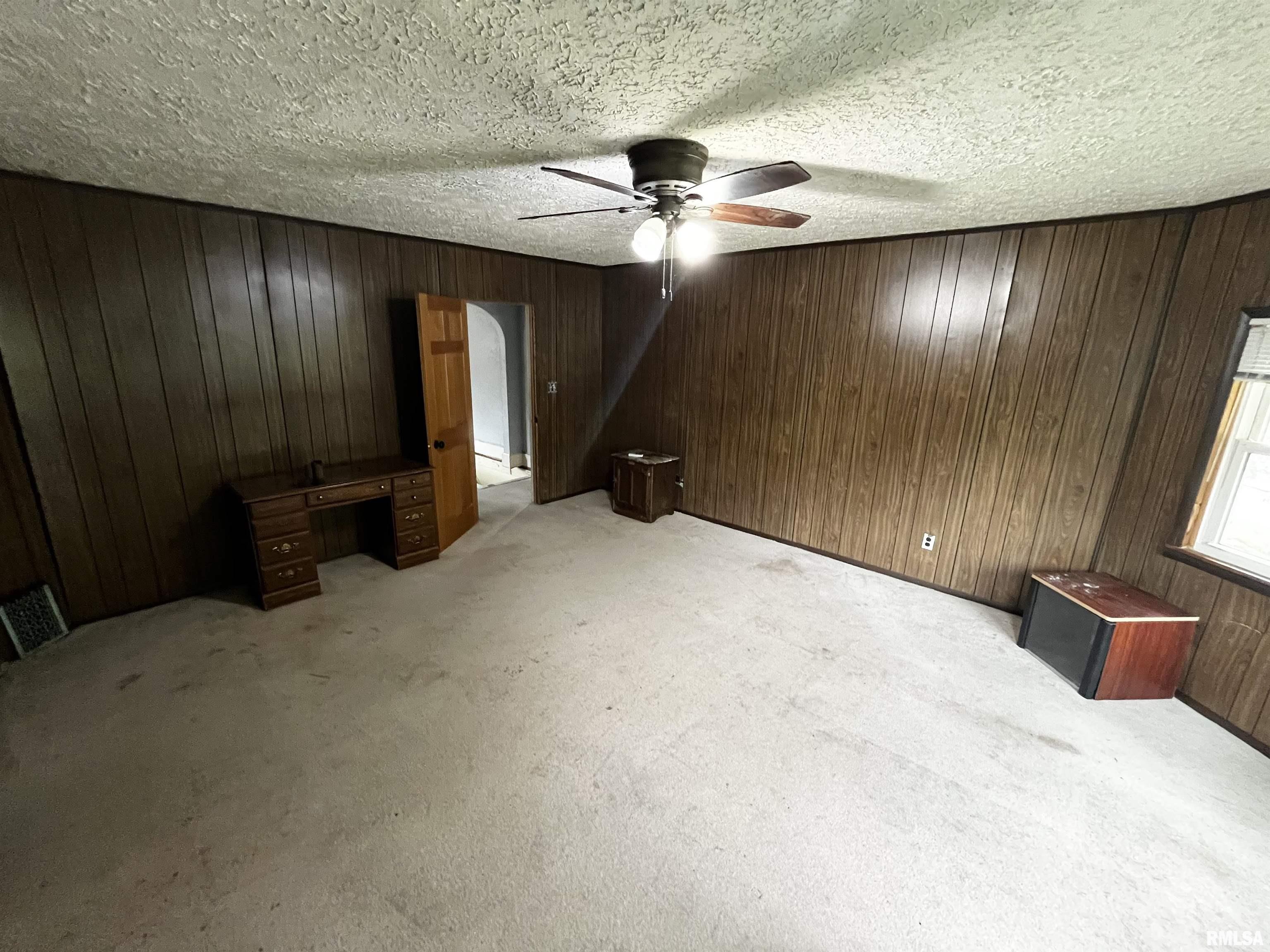 401 East 4th Street Delavan, IL 61734 - Photo 38 of 43