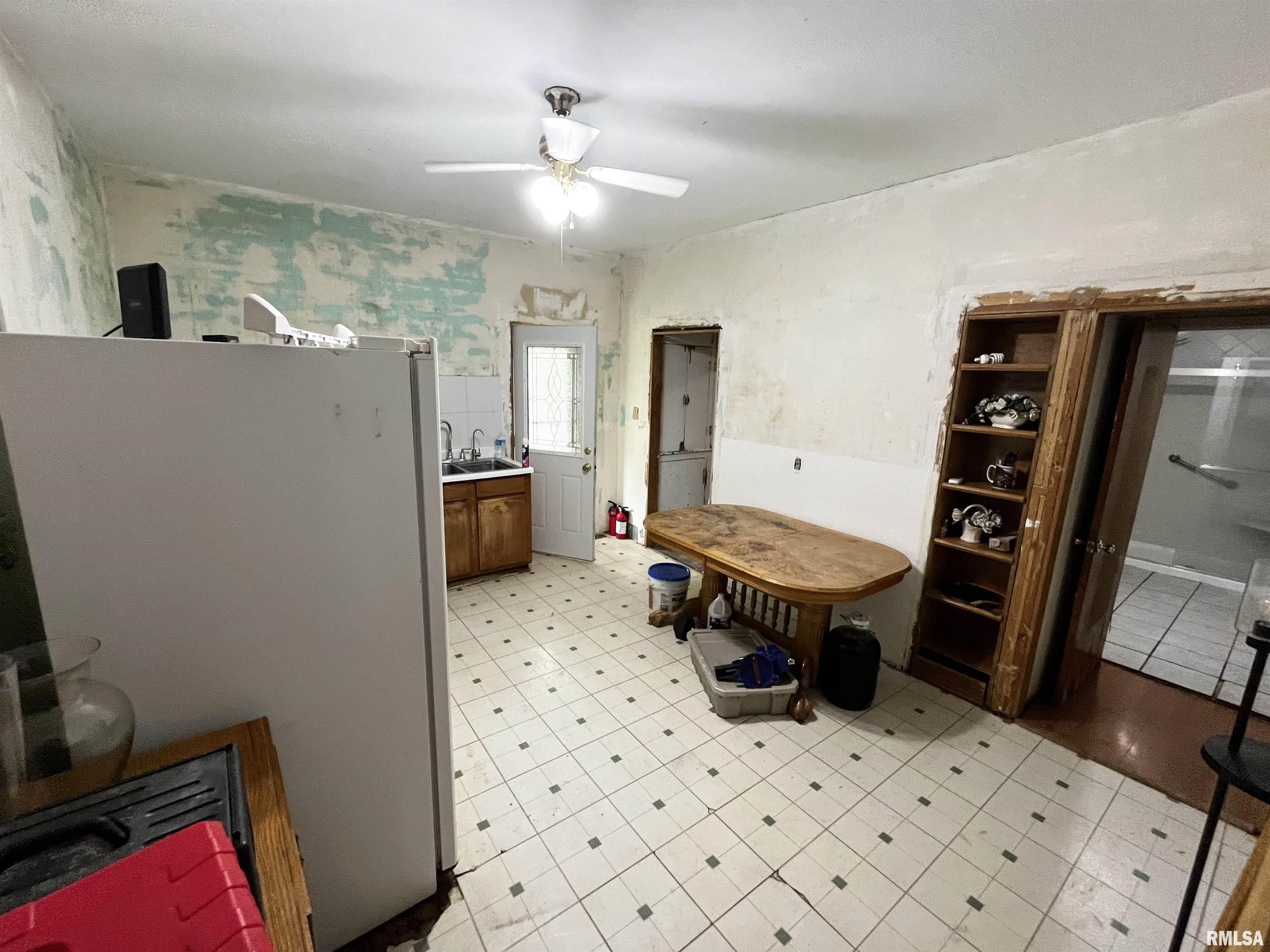 401 East 4th Street Delavan, IL 61734 - Photo 5 of 43